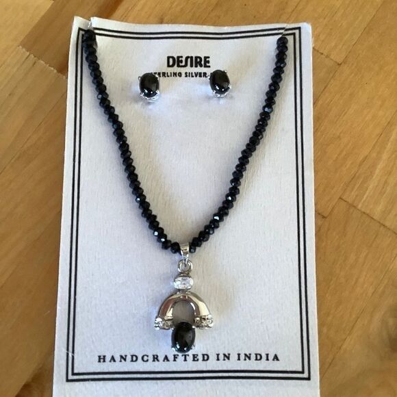 𝅺STERLING SILVER 925 BLACK ONYX/WHITE ZIRCON NECKLACE/STUD EARRINGS SET​​ - Picture 2 of 8